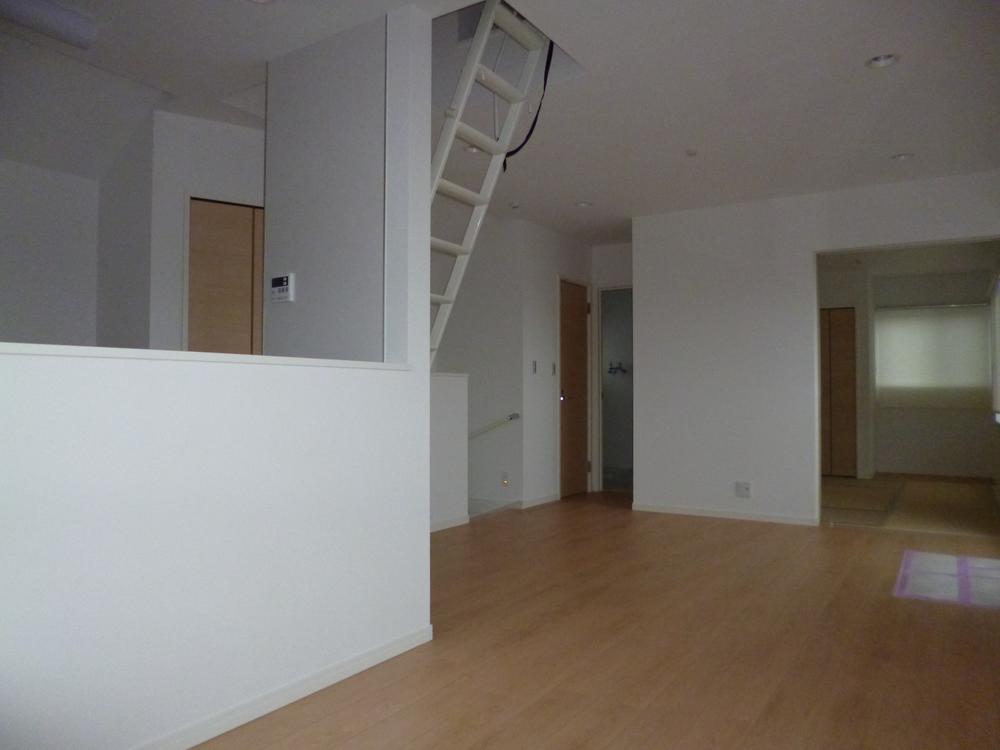 Living. Local (07 May 2013) Shooting