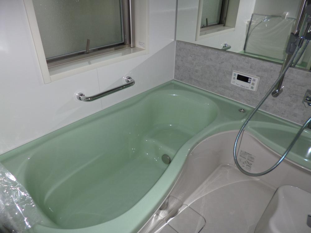 Bathroom. Local (07 May 2013) Shooting