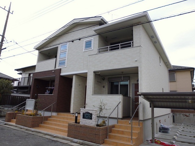 Building appearance.  ☆ Located in a quiet residential area ☆