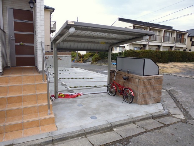 Other common areas.  ☆ It is a roof with bicycle parking ☆