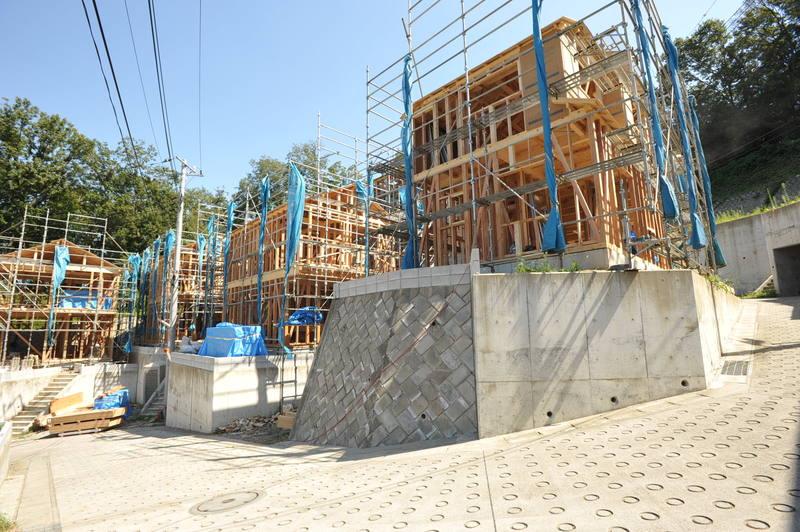 Local photos, including front road. 1 ~ 4 Building (under construction) Local (September 2013) Shooting