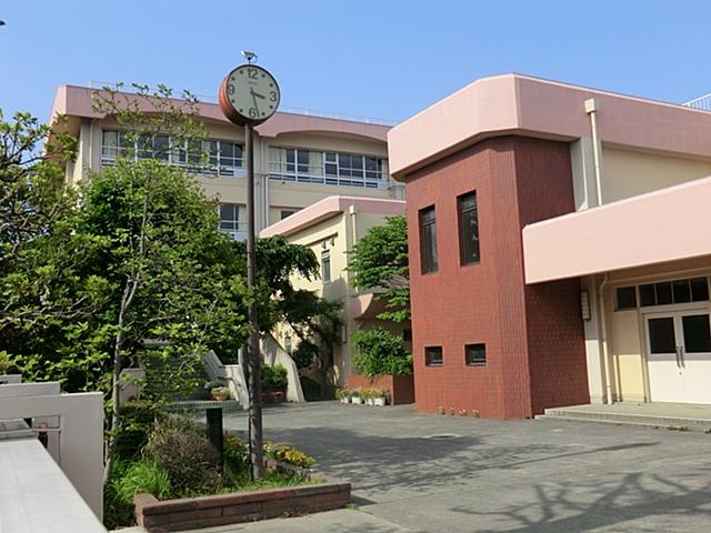Junior high school. Ozenji 1300m to the center junior high school
