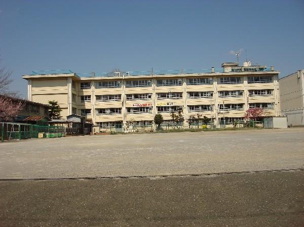 Primary school. Nijikeoka 1000m up to elementary school