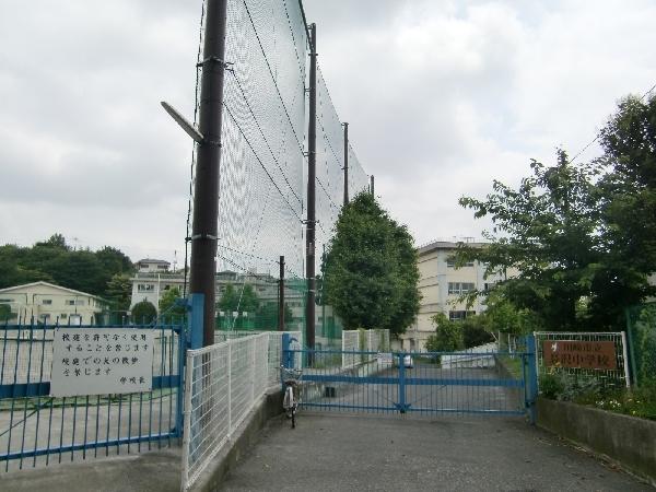 Junior high school. Nagasawa 600m until junior high school