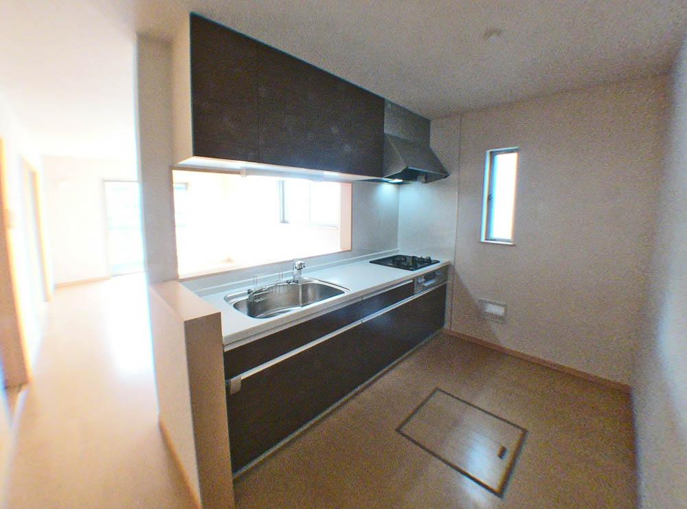 Kitchen. Indoor (12 May 2013) Shooting