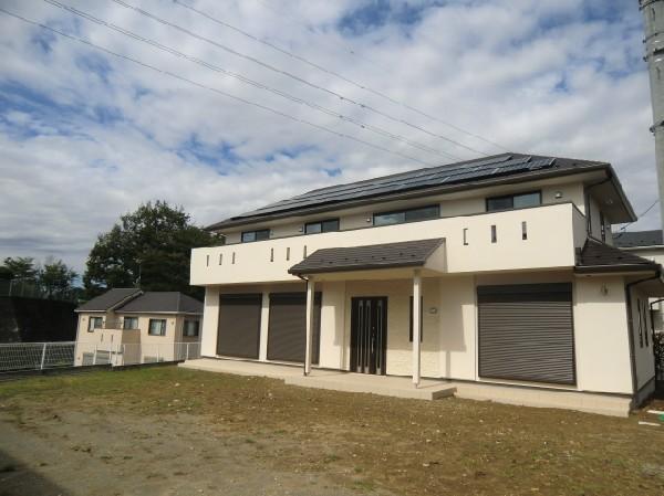 Local appearance photo. Site area boasts a 127 square meters, Was building completed