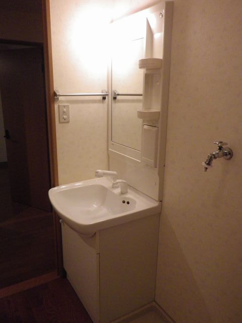 Washroom. Independent wash basin ☆