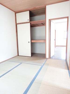 Living and room. Soothing Japanese-style room, It is also ideal for raising children