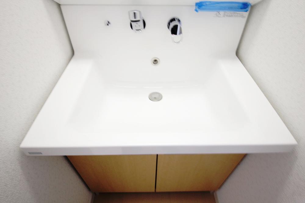 Same specifications photos (Other introspection). Same specifications (wash basin)