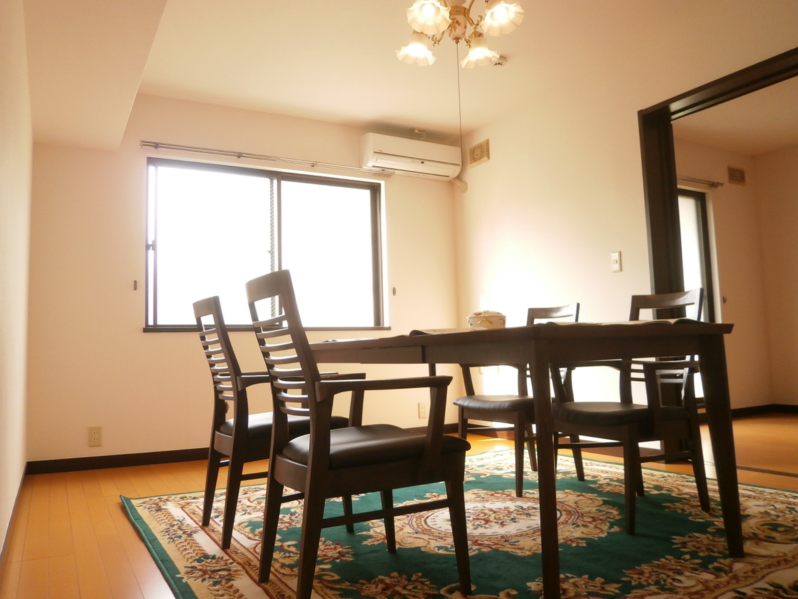 Living and room. Bright living room ・ Air conditioning new ☆ (Furniture is an image)