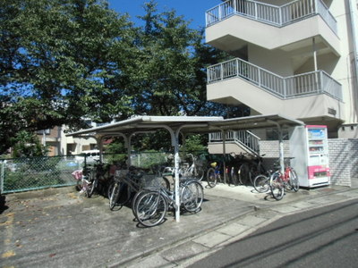 Other common areas. There is also bicycle parking on site. Bike, please consult!