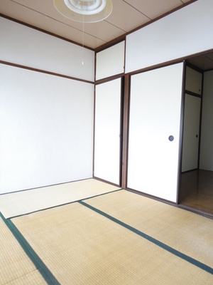 Living and room. Soothing Japanese-style room, Good even if I use in the bedroom. Also good to sleep grounder!