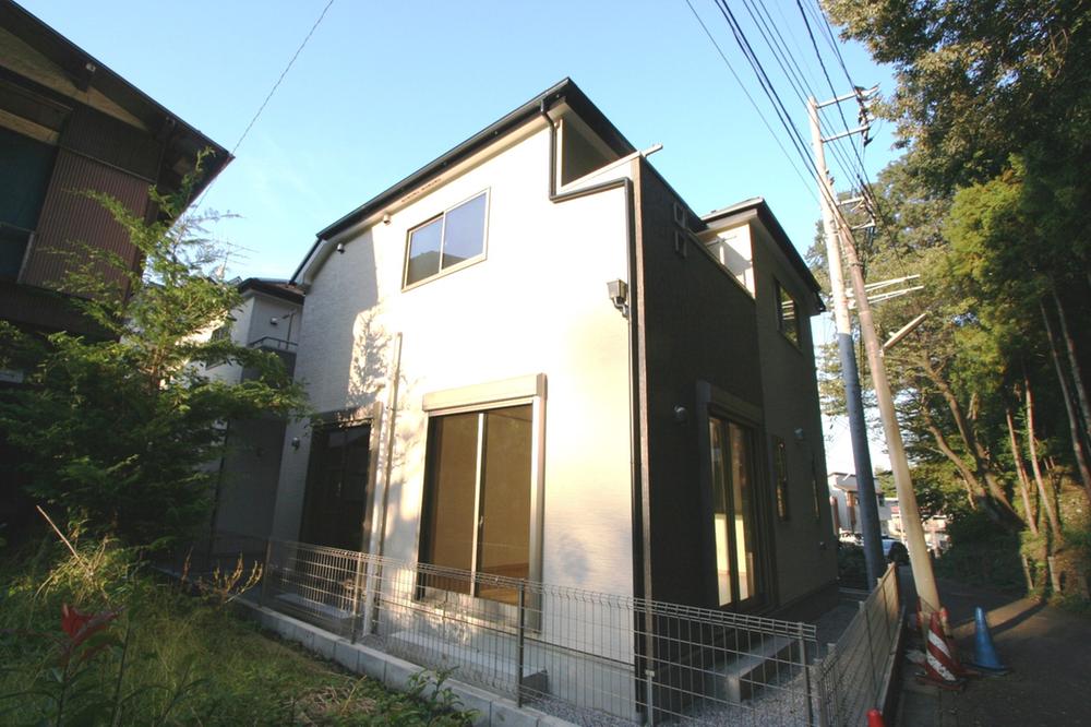 Local appearance photo. Local (10 May 2013) Shooting