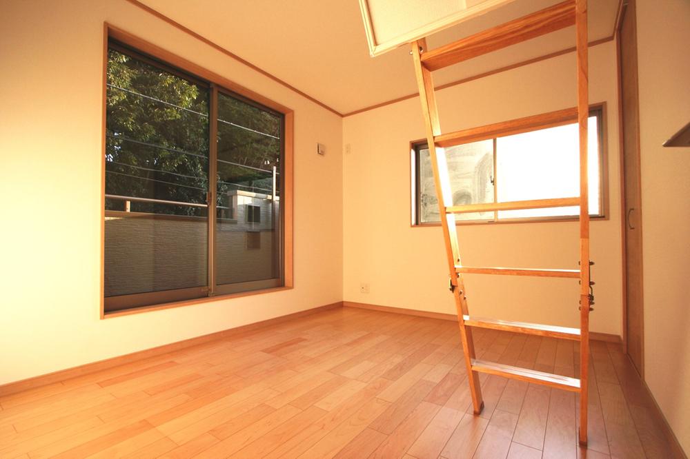 Non-living room. Local (10 May 2013) Shooting