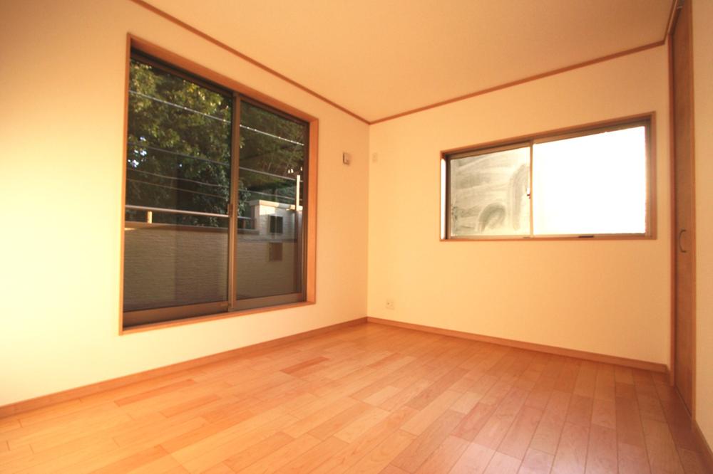 Non-living room. Local (10 May 2013) Shooting