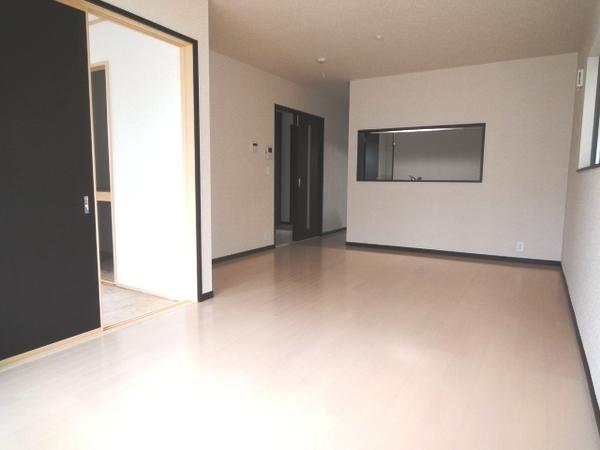 Same specifications photos (living). Same specifications