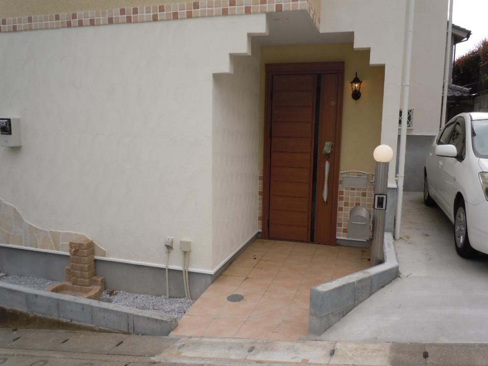 Entrance. It is fashionable entrance.