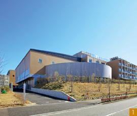 Primary school. Kasuga field elementary and junior high schools up to 650m