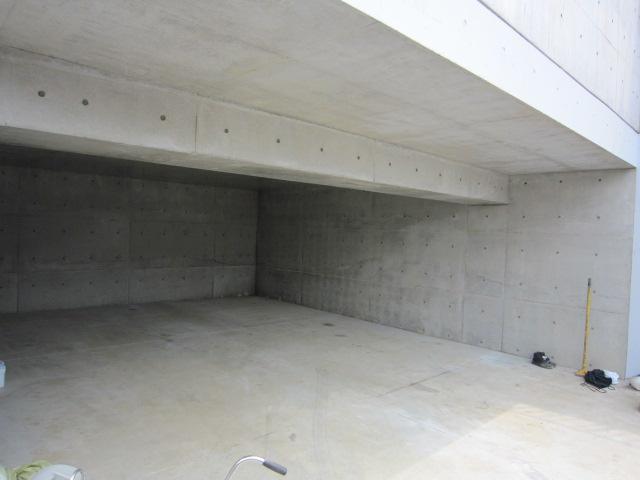 Other. Underground garage Partial