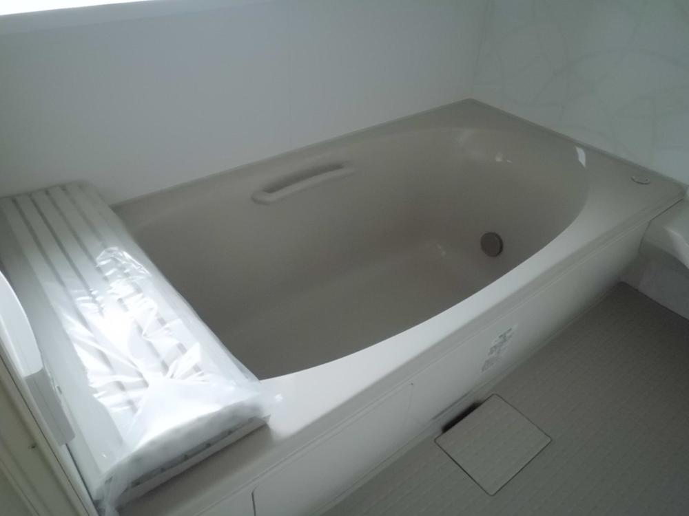 Same specifications photo (bathroom)