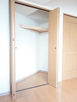 Other Equipment. Since the upper shelf is attached it is also useful for storage of small items