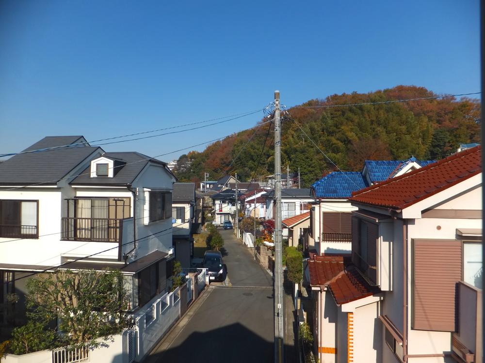 View photos from the dwelling unit. We hope the quiet residential area. It is an environment favorable.