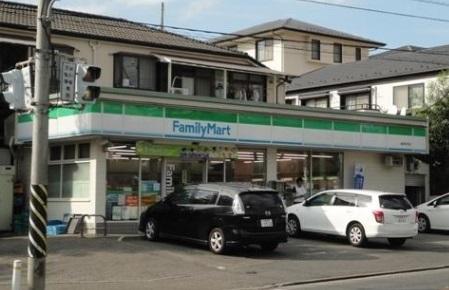 Convenience store. 750m to a convenience store