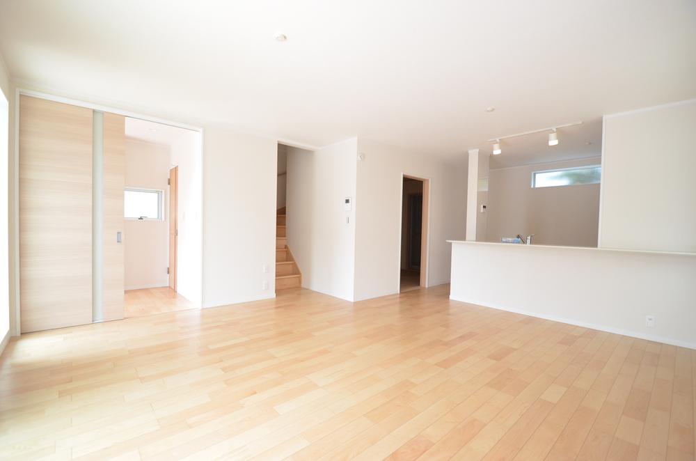 Same specifications photos (living). Since the family gather LDK is large, Please lay out your favorite furniture ☆