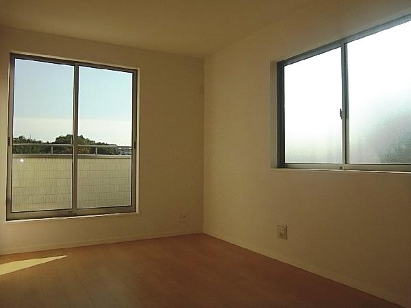 Non-living room. About 7.5 Pledge of Western-style.