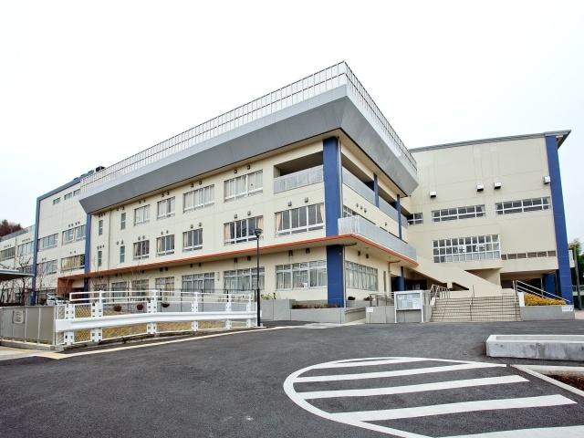 Other local. Kawasaki Municipal Kakio junior high school Distance 670m