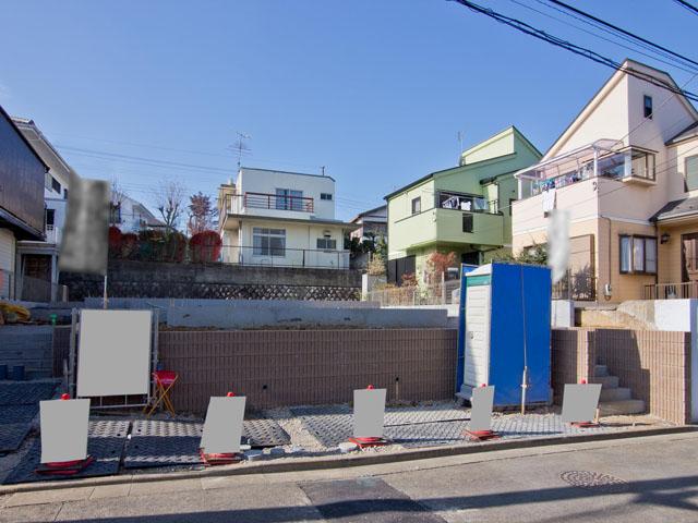 Local photos, including front road. Local (12 May 2013) Shooting