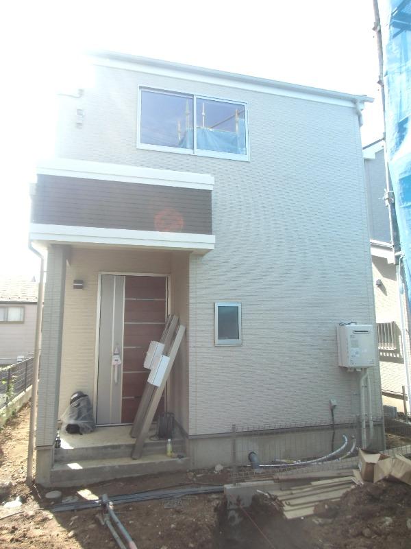 Local appearance photo. Local (10 May 2013) Shooting Building 3