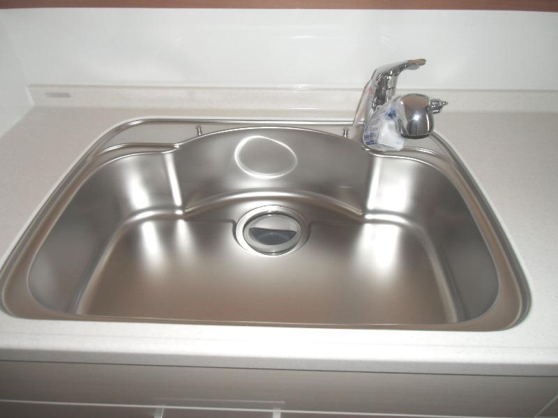 Kitchen. Local (10 May 2013) Shooting