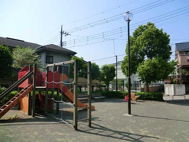 park. Takaishi 6-chome South Park to the park located near 105m. Since facing the road will play a child with confidence outlook is also good!