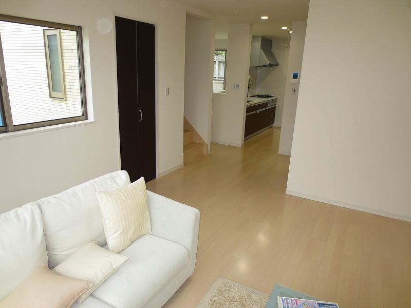 Living. 6 Building Living ・ Dining is. Family is slowly relaxing space.