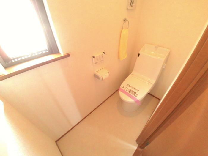 Toilet. Shower toilet (3 Building)