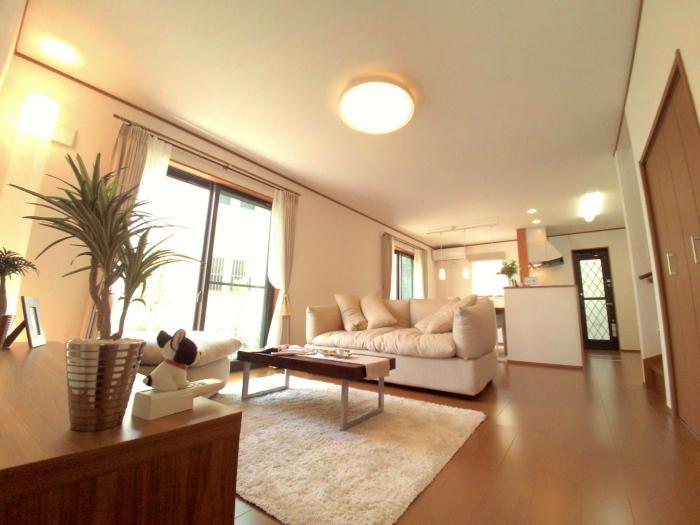 Living. Please call up to alpine industry 0800-603-0604 [Toll free]      "It's two-story new construction condominiums of Yurikeoka Station 6-minute walk. ECOWILL, Equipment of enhancement such as a card key. Of all building counter kitchen 4LDK. "