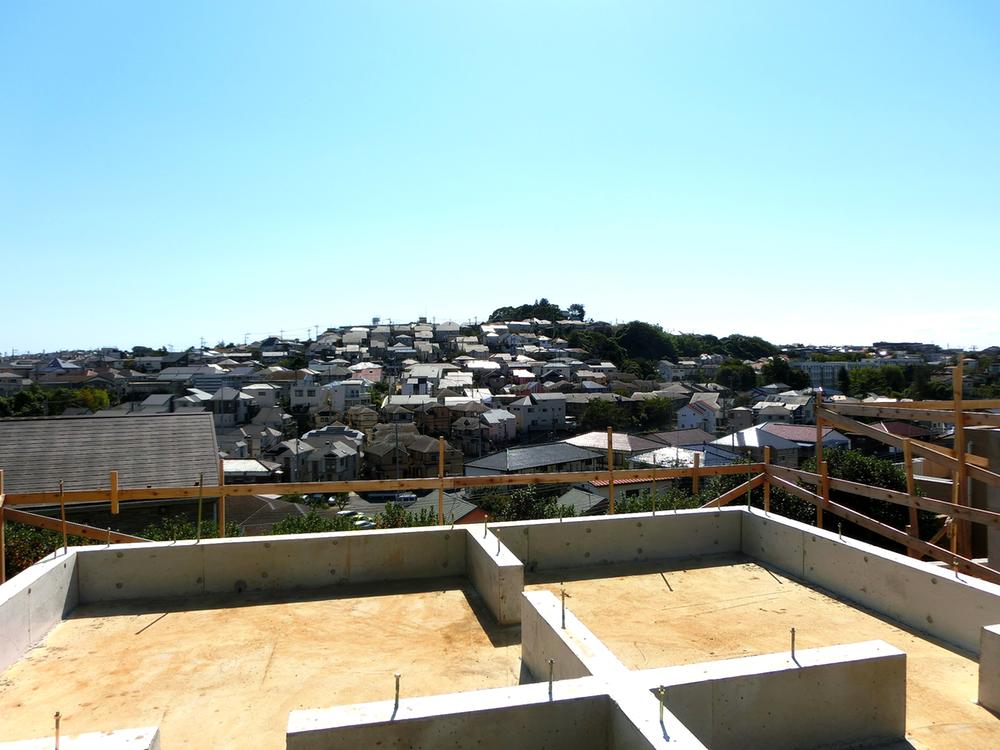 View photos from the dwelling unit. View from the site (October 2013) Shooting