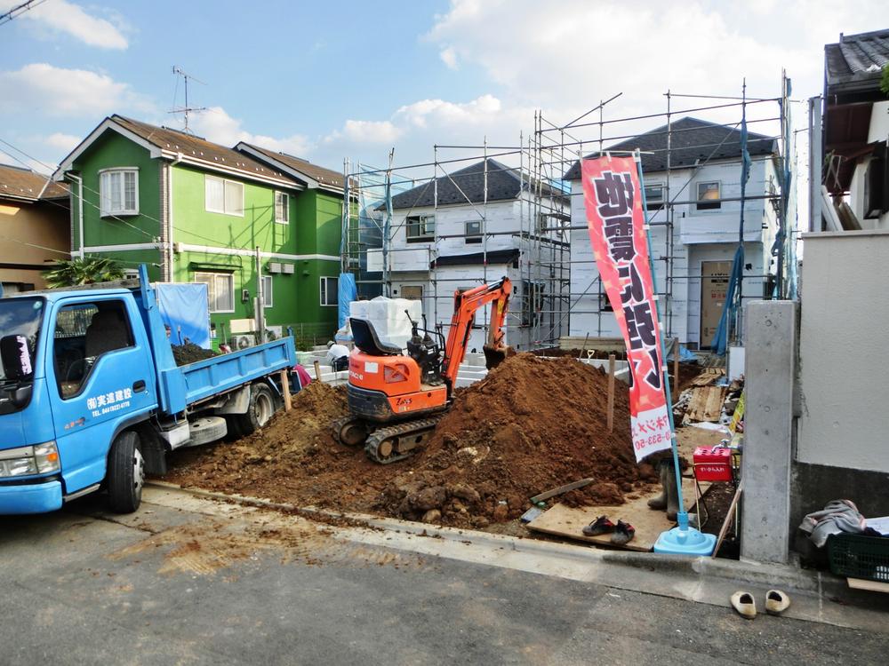 Local photos, including front road. Was completion of framework.