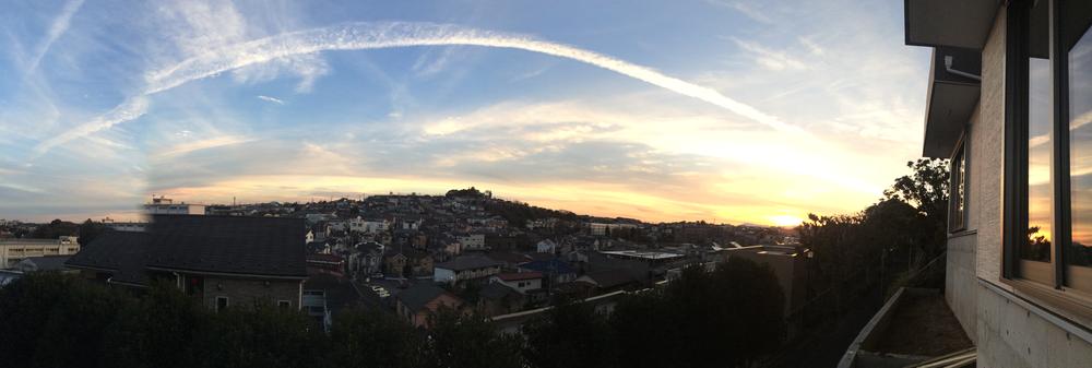 View photos from the dwelling unit. From Building 2 garden, I tried to take the sunset.