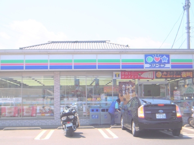 Convenience store. Three F until the (convenience store) 778m