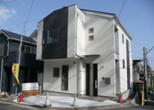 Local appearance photo. Building construction cases