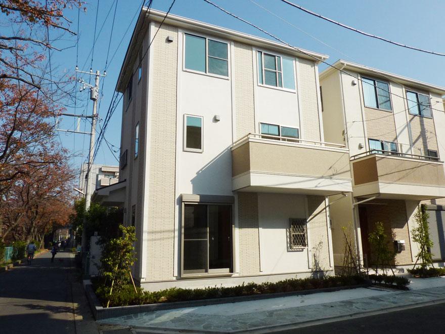 Local appearance photo. 1 Building