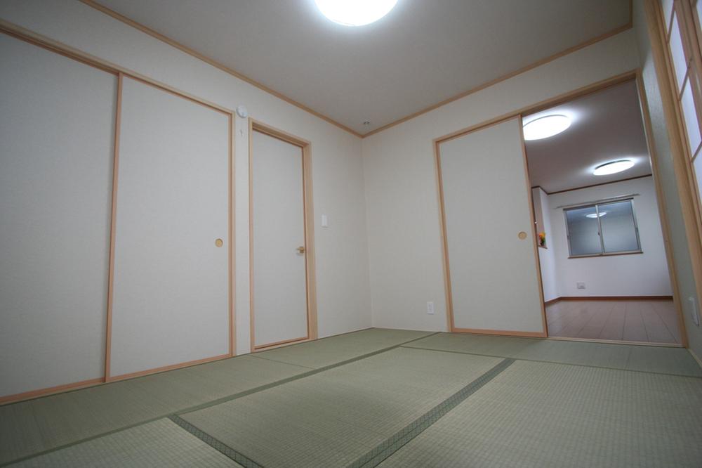 Non-living room. Local (11 May 2013) Shooting