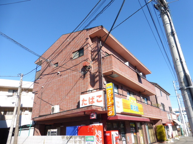 Building appearance. Is the property of Kurokawa Station walk thirds