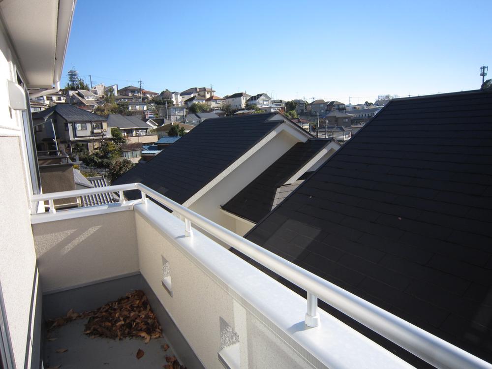 Balcony. Sounds fun is dried futon. 4 Building