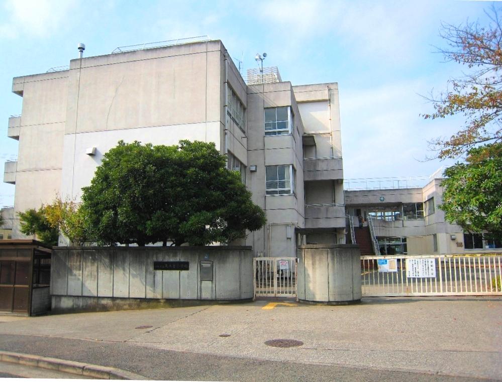 Other. "Municipal Kurikidai elementary school" up to about 480m (walk about 6 minutes)