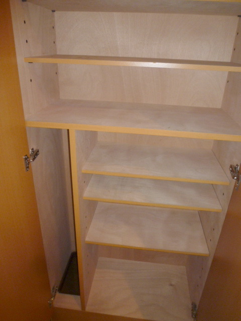 Entrance. ☆ There cupboard ☆