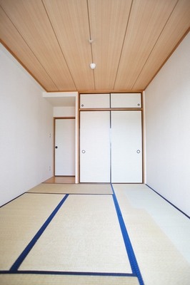 Living and room. Soothing Japanese-style room, It is also ideal for raising children