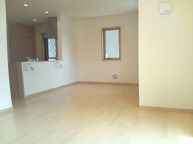 Living. 7 Building room photo, Of spacious face-to-face kitchen type LDK! Also jewels space of the sum in Tsuzukiai. 